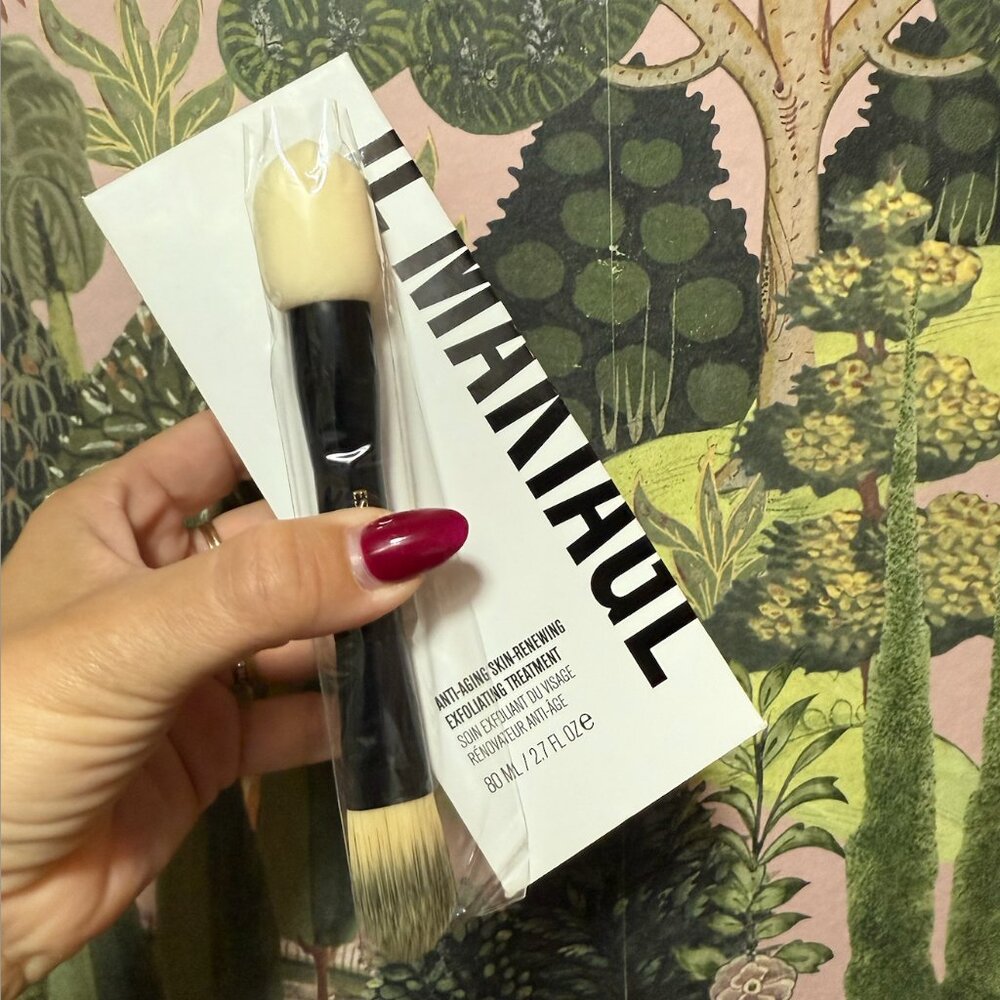 IL MAKIAGE Power Polish Exfoliator + FREE Estee Lauder concealer blending brush